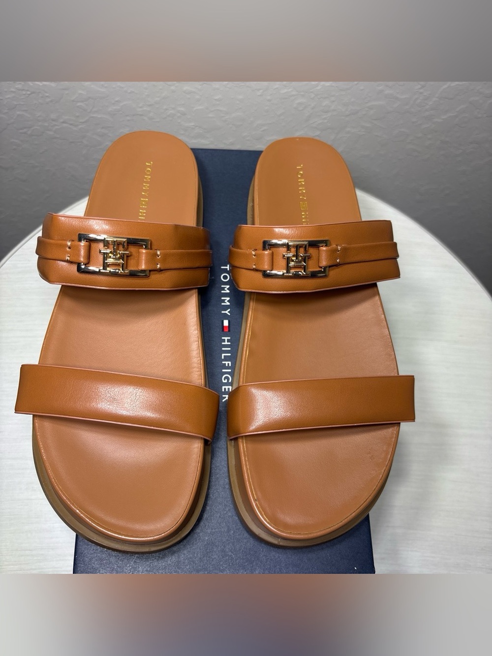 Tommy Hilfiger Jylian Double
Strap Footbed Slide Sandals
Medium Natural 9.5 NIB